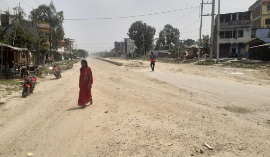 रुपनीमा चाडपर्वलक्षित सडक मर्मत धमाधम
