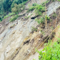 मुग्लिन मलेखु सडक रातिदेखि अवरुद्धः आज खुल्ने सम्भावना कम