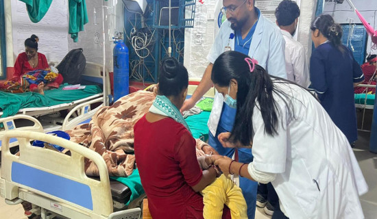 दैलेख अस्पतालमा बिरामीको बढ्दो चाप, उपचारमा समस्या