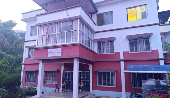 प्रदेशका कार्यालयमा जनशक्ति घट्दै योजना बढ्दै
