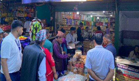 धादिङमा चाडपर्व लक्षित बजार अनुगमन तीव्र