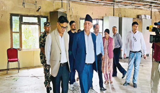 क्षतिग्रस्त कार्यालय पुनर्निर्माण