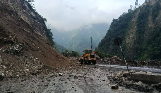 तुइनखोलामा पहिरो, पुनः सडक अवरुद्ध