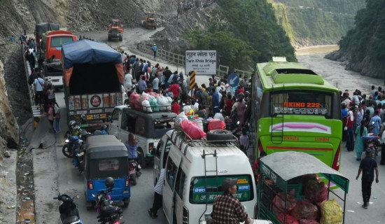 छ  घण्टापछि तुइनखोलाको पहिरो खुल्यो