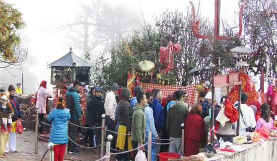 तिम्बुङ पोखरीमा बढ्दै पर्यटक