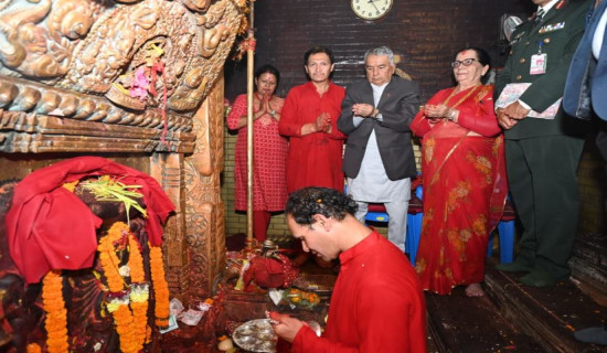 राष्ट्रपति पौडेलले गर्नुभयो नक्साल भगवतीको  दर्शन