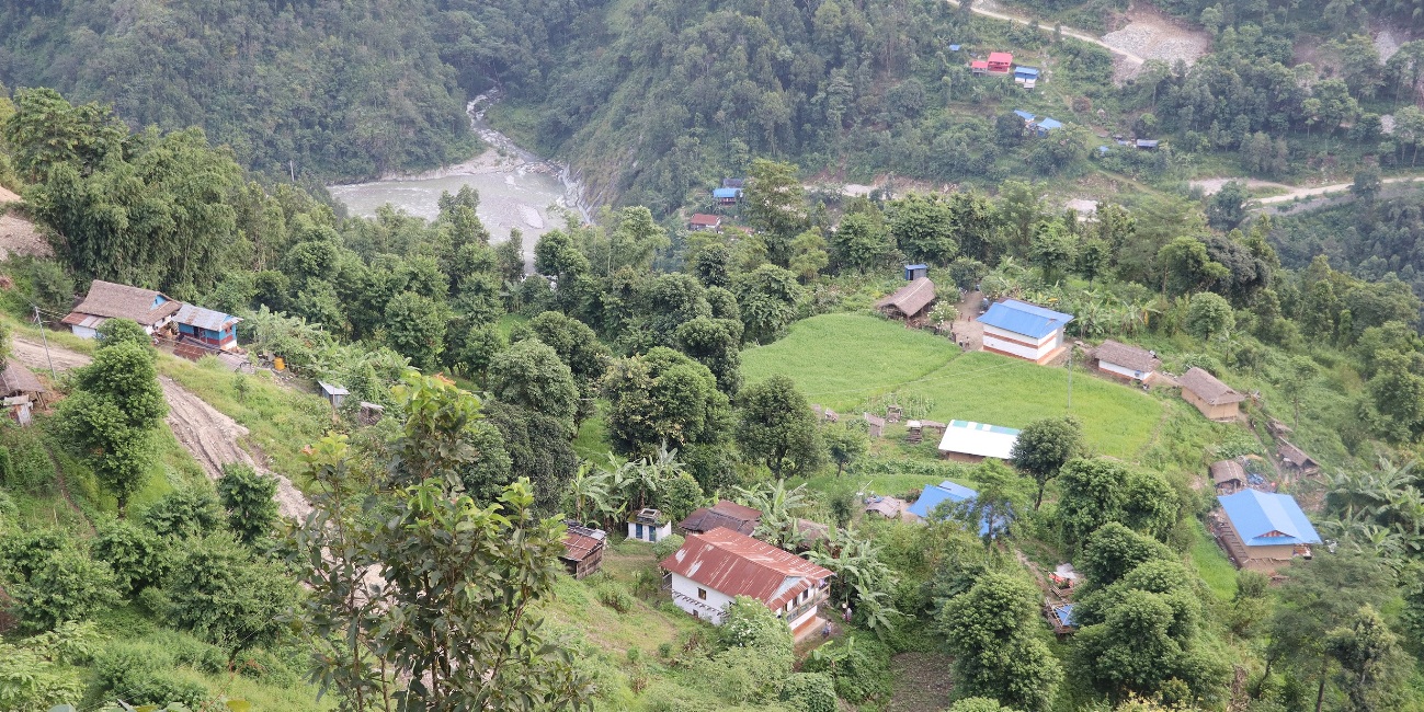 दसैँले गाउँघरमा चहलपहल, बजार सुनसान
