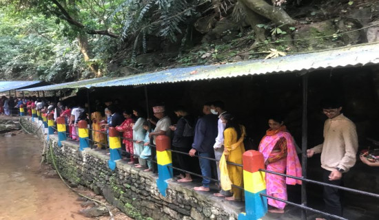 छाब्दी बाराही भरिभराउ, पर्यटन व्यवसायी खुसी