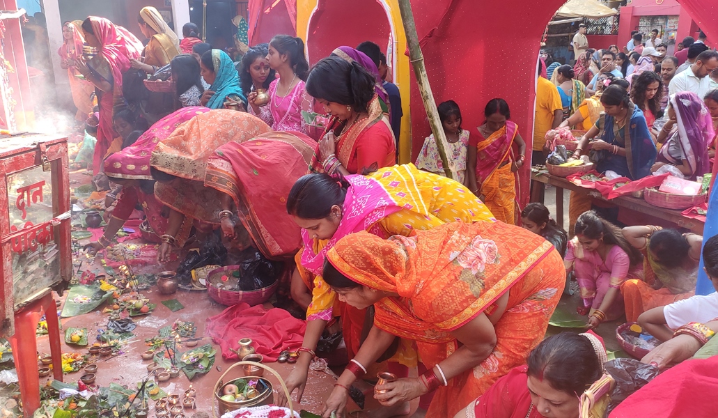 ब्रतालु महिलाको आराधनाले भरियो खोइछा