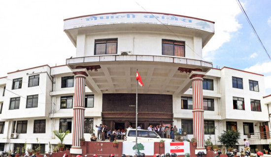 बैतडीमा बसको ठक्करबाट एक जनाको मृत्यु