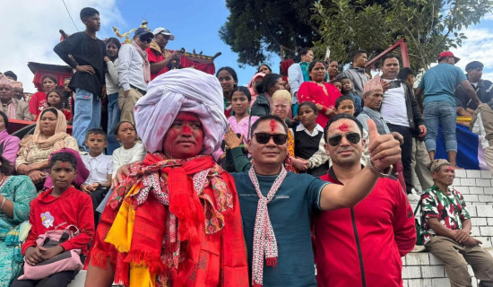 वडाध्यक्ष खत्रीले जित्नुभयो ठेलो हान्ने प्रतियोगिता