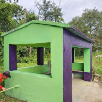 राजमार्गका यात्रु प्रतीक्षालय रङ्ग्याउँदै झलारीका युवा