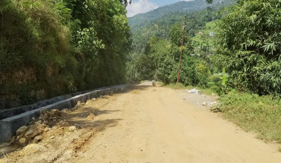 कालोपत्रे नहुँदा अदालतचौपारी–रायडाँडा सडक जिर्ण