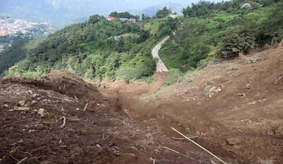 राजमार्गमा बाढी पहिरोको जोखिम, सतर्क रहन आग्रह