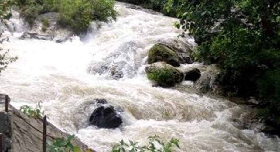लाङटाङ ट्रेकमा खोल्सा तर्दैगर्दा चार बेपत्ता, प्रहरीको उद्धार जारी