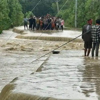 रातु खोलाले बगाएको जिप सशस्त्र प्रहरीले सुरक्षित निकाले