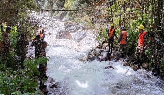रसुवामा फसेका १२ को उद्धार, चारजनाको खोजी जारी