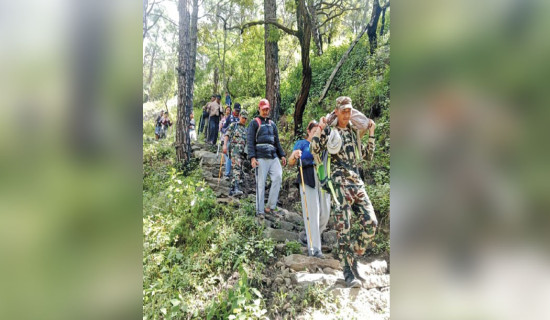 ट्रेकिङमा फसेका बाह्र जनाको उद्धार