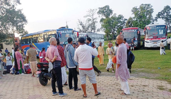 रोकिएका तीर्थयात्री गन्तव्यतर्फ