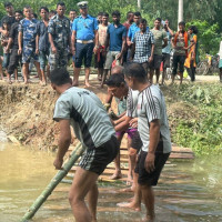 इलामका बाढी पीडितलाई प्रदेश सरकारको राहत सामग्री