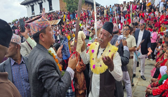 सरायँ नाच  काँधभरी जमराका माला