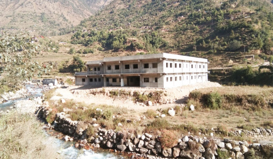 भैँसी लड्यो है माया भिरबाट हेर ...