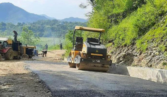 तनहुँका स्थानीय तहद्वारा १५ किलोमिटर सडक कालोपत्र