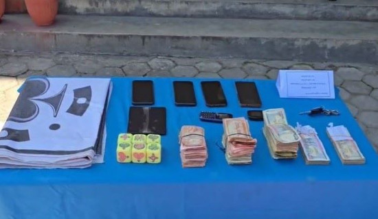 लङ्गुरबुर्जा खेलाउने पाँचजना पक्राउ