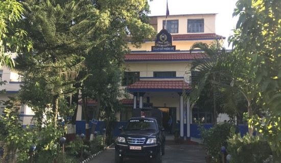 तनहुँ प्रहरीले समात्यो २२८ कैदी, ९९ अझै फरार