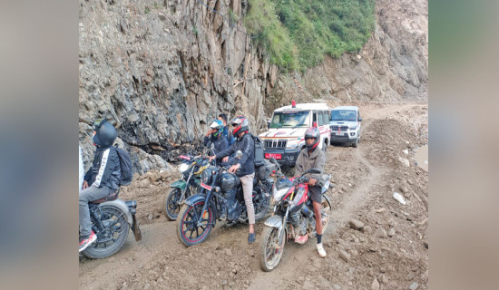 बिपी राजमार्गमा चल्न  थाले सवारीसाधन