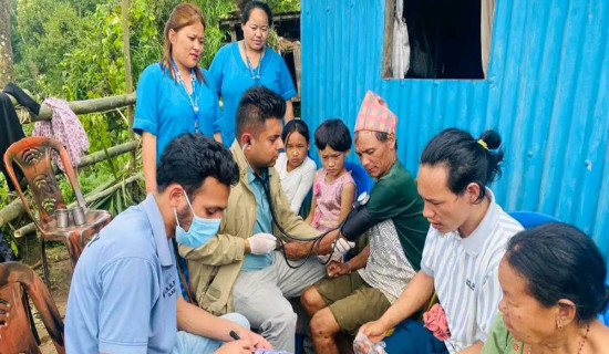 विपद् प्रभावित क्षेत्रका घरमै स्वास्थ्य सेवा