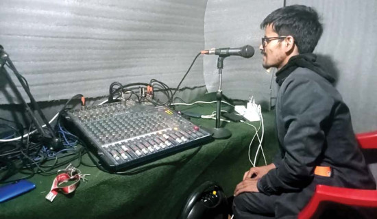 कण्ठ गरेरै समाचार वाचन