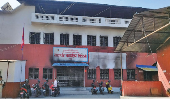 आधा दर्जन सरकारी कार्यालय पुनः प्रयोग गर्न नमिल्ने