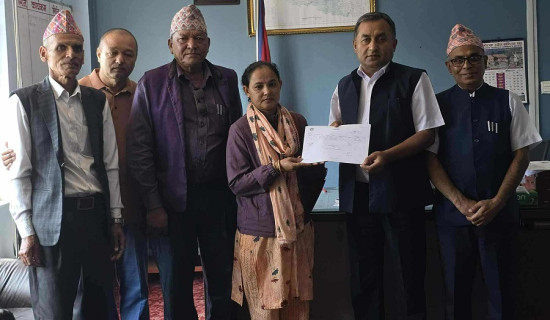 जेनजी आन्दोलनका तीन सहिद परिवारलाई राहत वितरण