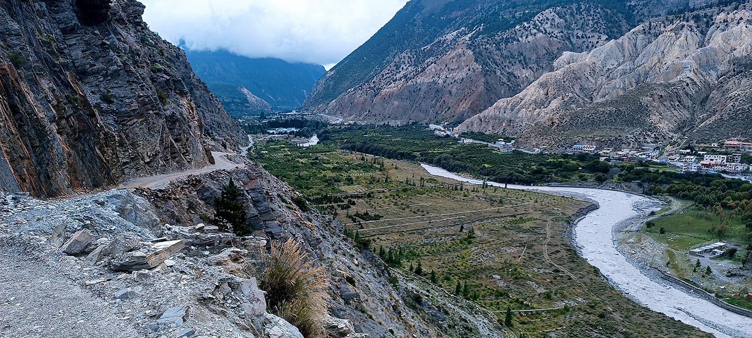 निर्माणाधीन घरपझोङ रिङरोड
