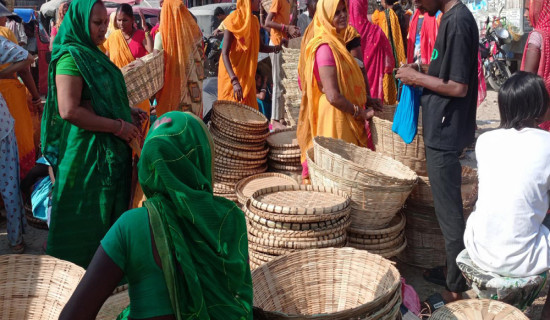 श्वेत भैरवको प्रसाद ग्रहणमा महिला
