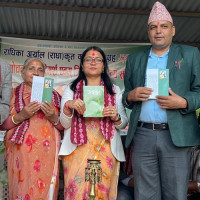 श्रममन्त्री श्रेष्ठद्वारा दमौलीमा मतदान