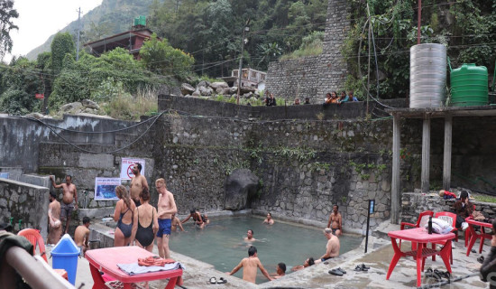 पदयात्रीको ‘रिफ्रेस सेन्टर’ भुरुङ–तातोपानी