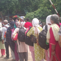 पहिरोले बाजुराको अम्कोट बल्दे सडक  अवरुद्ध हुँदा स्थानीयलाई सकस