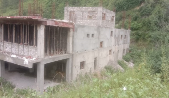 मुगुका पालिकास्तरीय अस्पताल भवन अलपत्र