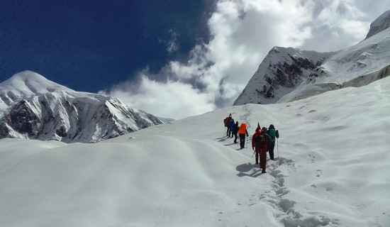 धवलागिरी चक्रीय पदमार्गमा हराएका पर्यटक भेटिए