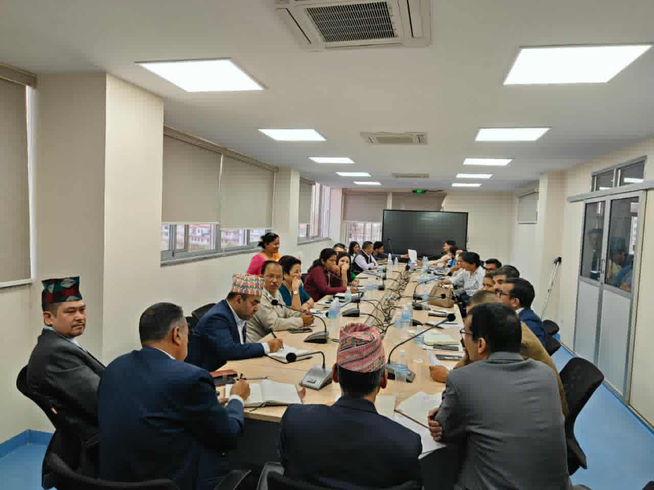 आन्दोलनरत नर्सलाई सम्मानपूर्वक काममा फर्काउन समिति गठन