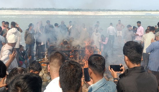 खोलामा डुबेको बालकको शव फेला