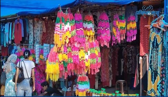 प्रतिबन्धित प्लास्टिकका माला खुलेयाम बिक्री, नियामक निकाय मौन