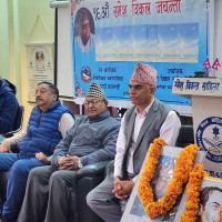 सडकको धुलोले सास्ती