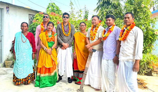 नेपालगन्जका मुस्लिम युवाले तिहारको टीका लगाए