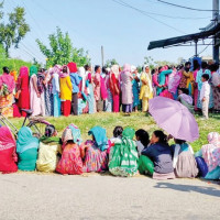 टिप्परमा बालुवाको चुली, प्रहरी मौन