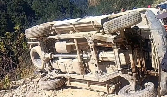 ढोरपाटन घुमेर फर्कने क्रममा जिप दुर्घटना, दुई घाइते