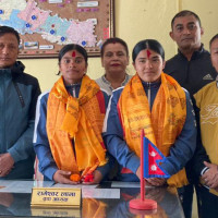 भुरुङ तातोपानी कुण्डमा पर्यटकको भीड (फोटो फिचर)