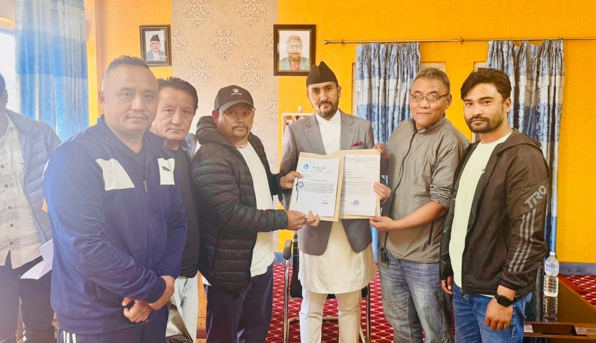 दुर्गम क्षेत्रमा सञ्चार पहुँच पुर्याउन सञ्चारमन्त्रीसमक्ष अनुरोध